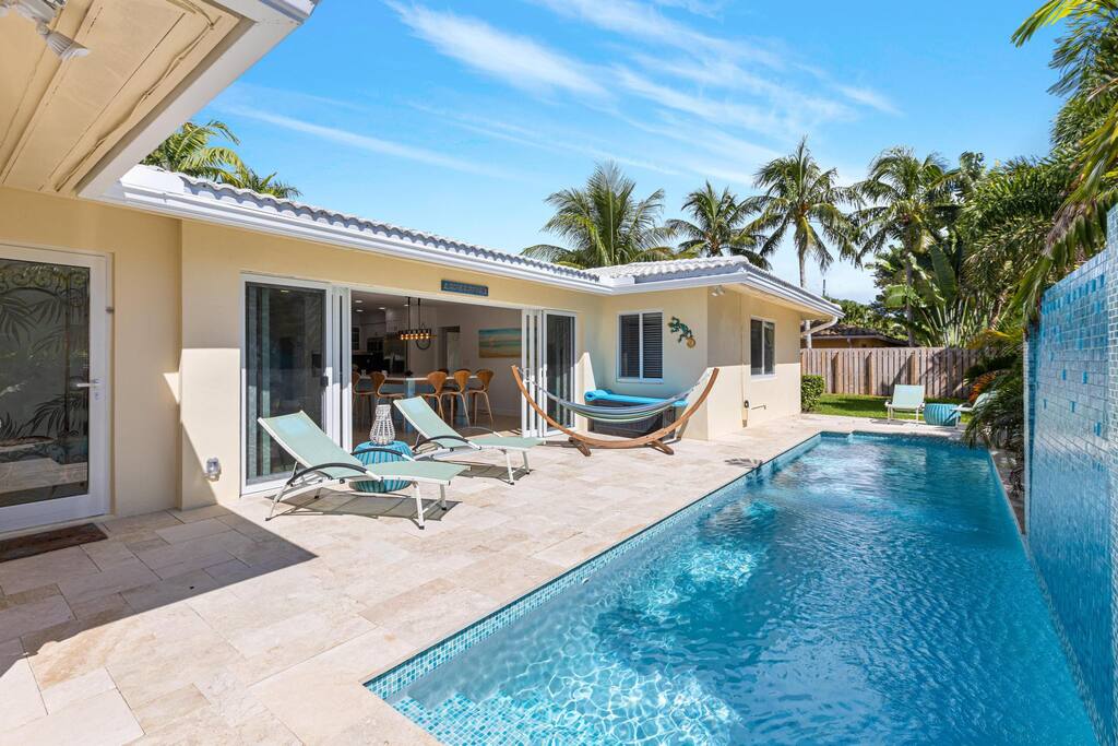 FIFA Beach Walk & Waterfall Pool in Lauderdale 2