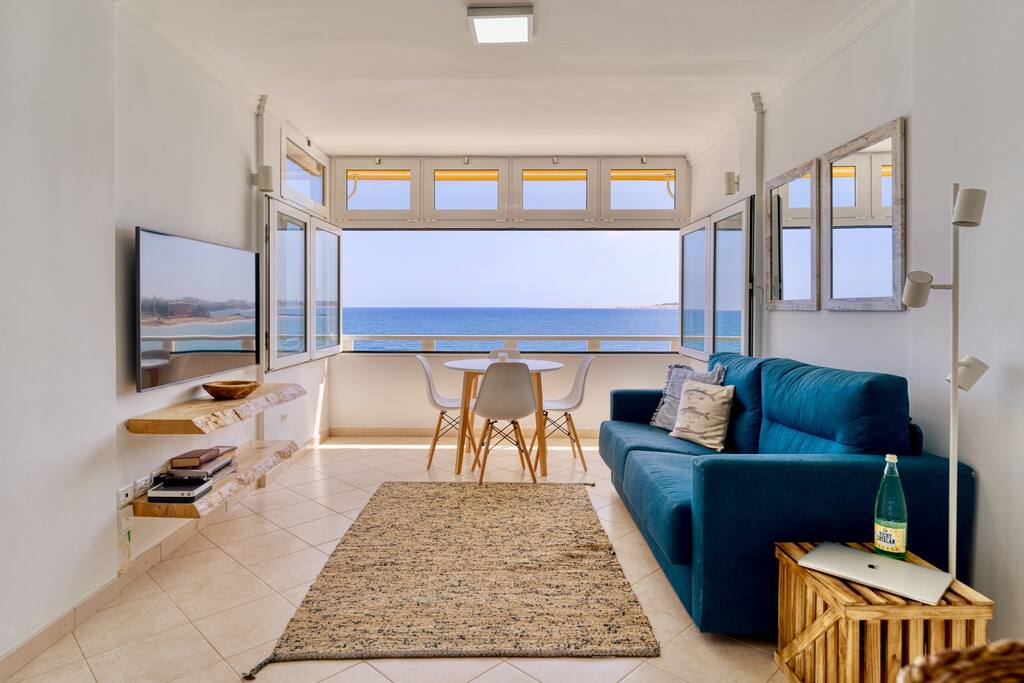 ★ Seaside Studio w/ Sunset Views + Fast Wifi ★ — Maspalomas, Canarias — vacation rental