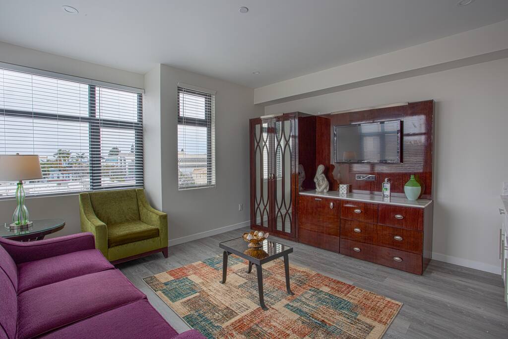 Cali King Size One Bedroom Luxurious Suite in DTSD β San Diego, CA β vacation rental