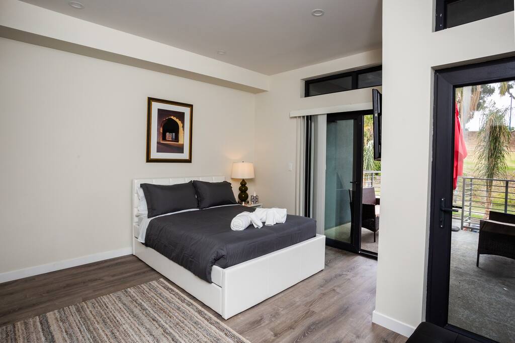 Studio with Large Balcony- San Diego Gateway — San Diego, CA — vacation rental