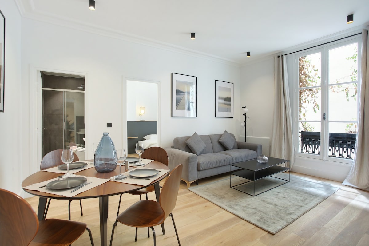 Elegant Apartment at the Palais Royal Opera — Paris, Île-de-France — vacation rental