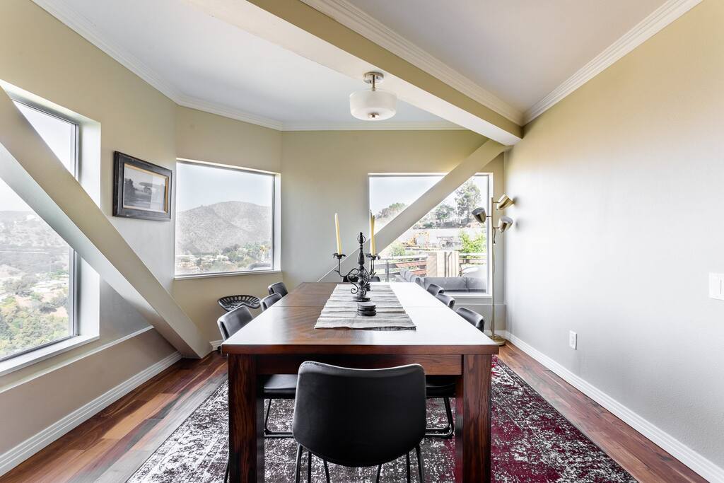 Cloud9| Unique Arquitect Home for 10|The Broad interior 2