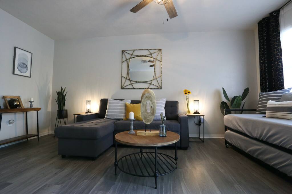 The Industrial at Oaks | Full Kitchen • Near I75 — Gainesville, FL — vacation rental