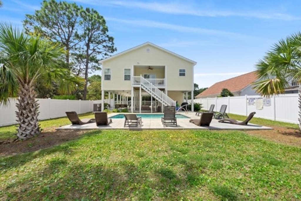 Dog friendly, no pet fee! 4bd home w/private pool. — North Myrtle Beach, SC — vacation rental