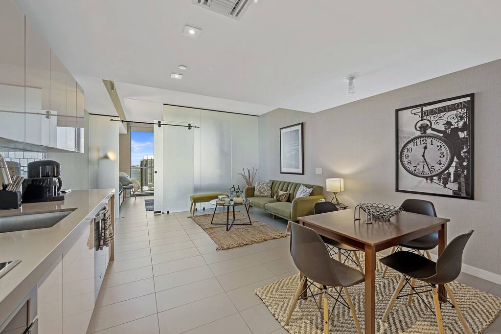 Luxury Convenient @Art District Twin Studios for 6 interior 4