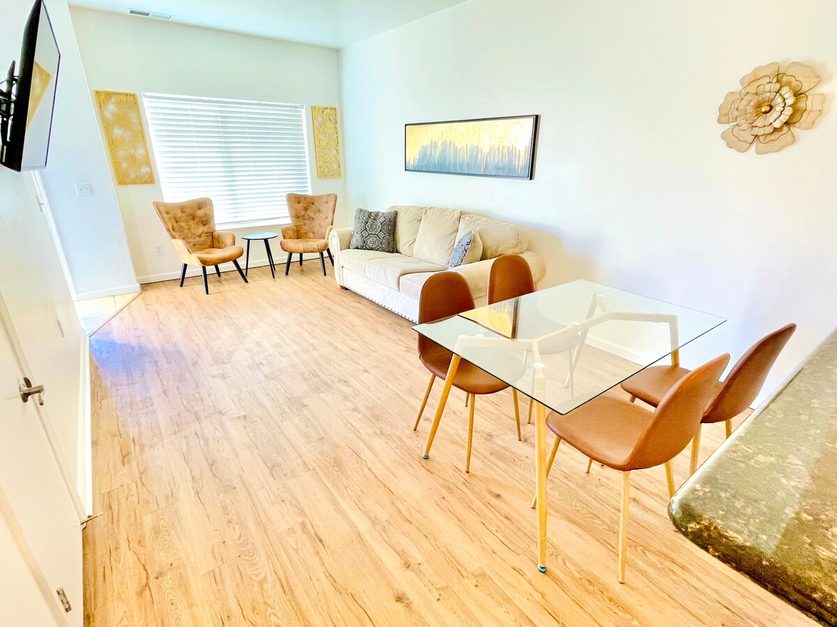2 Bd, 2.5 Baths,3TVs,Sleeps 7/F9 β Reno, NV β vacation rental