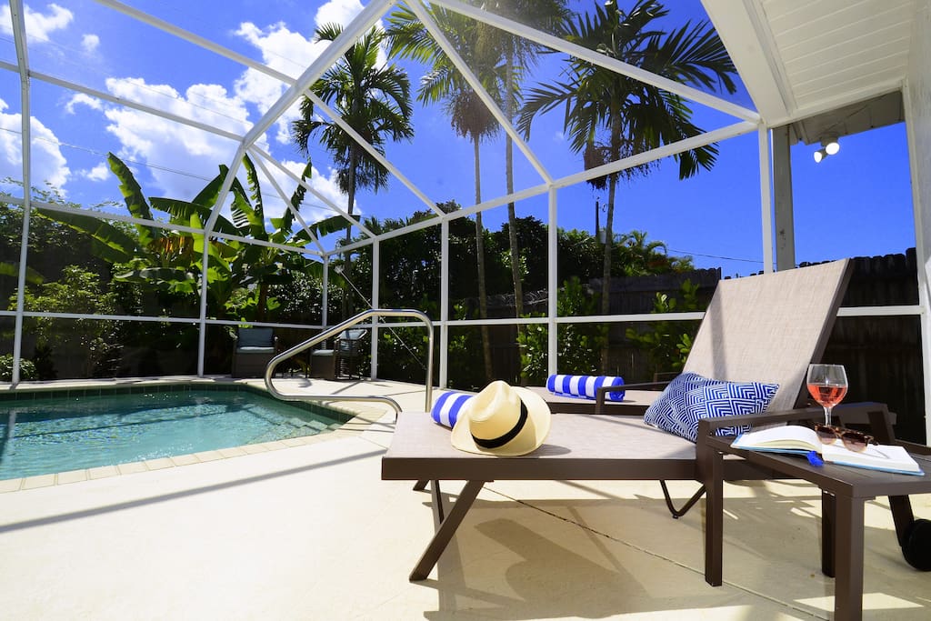 672 Casa Palmera - 3BD Heated Pool Home-Mins2Beach — Naples, FL — vacation rental