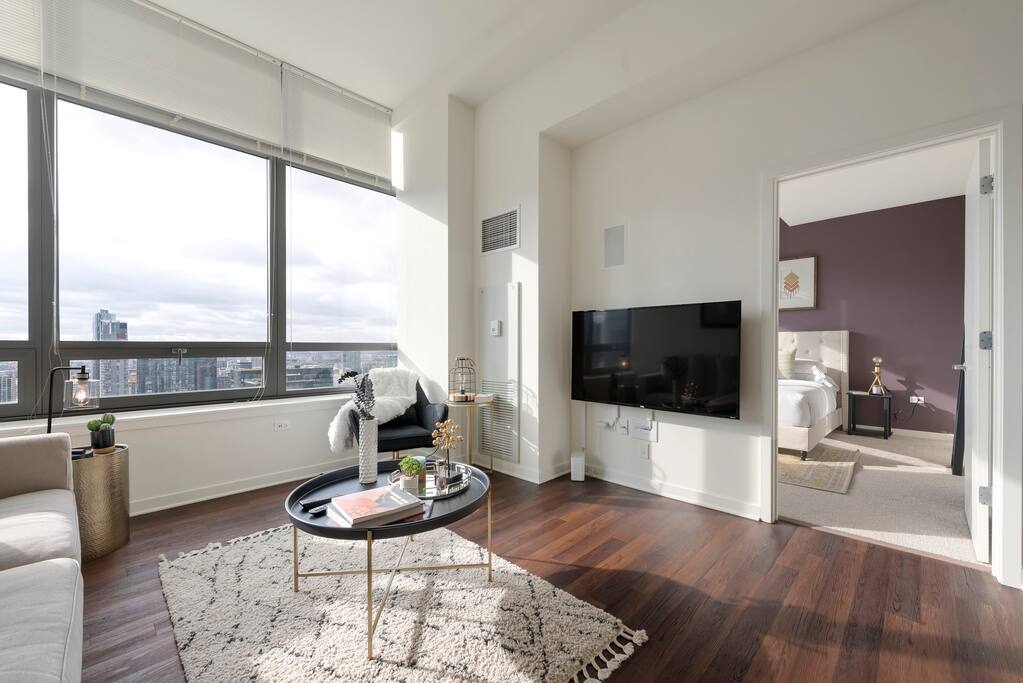 Upscale design 1BD near Randolph St Market by C9
