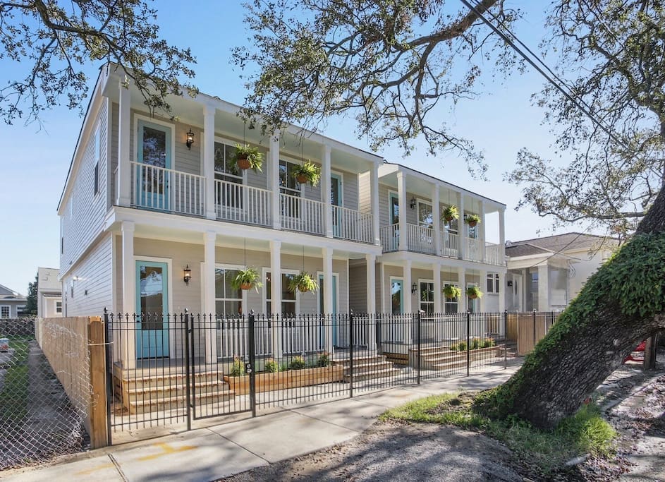 Patio Retreat: Near French Qtr & Garden District - New Orleans, LA