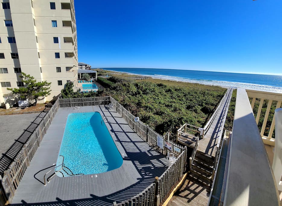 Oceanfront Lookout, pet friendly with pool — Carolina Beach, NC — vacation rental