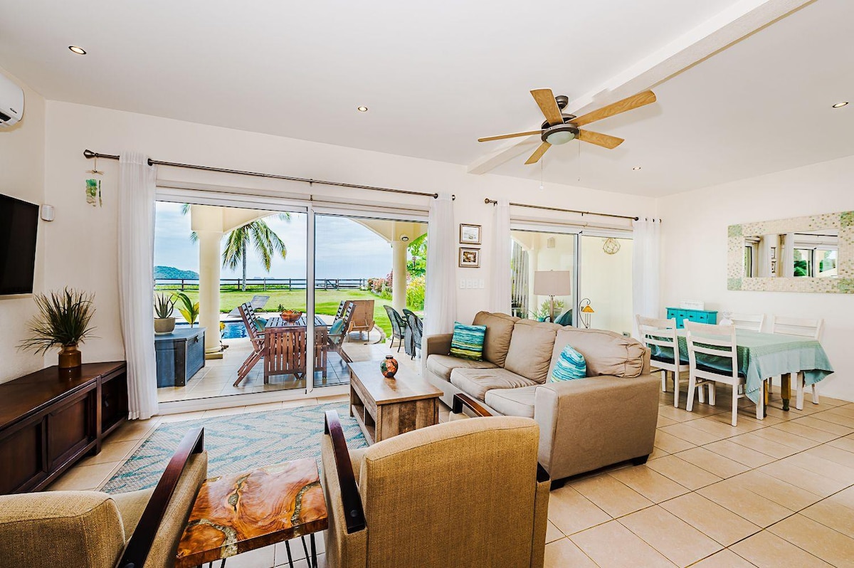 Beachfront Hideaway with Pool & Ocean Views — Playa Potrero, Provincia de Guanacaste — vacation rental