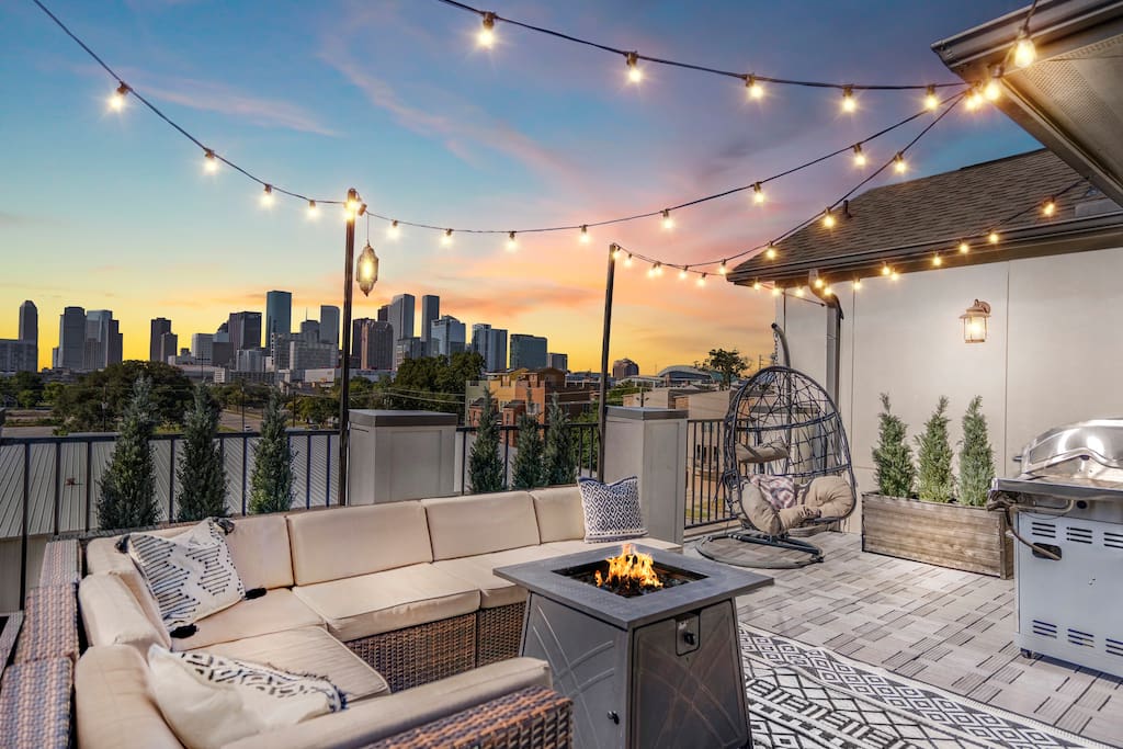 Luxury Downtown Home W Rooftop Deck In The Skyline - Houston, TX