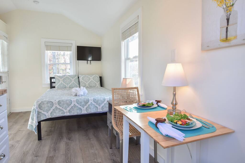 Photo 3 of Del Mar #14472 - Cozy Colorful Cottage Perfect for 2!