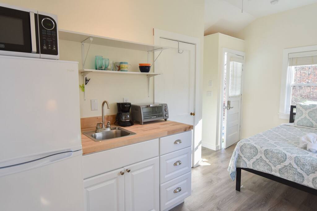 Photo 5 of Del Mar #14472 - Cozy Colorful Cottage Perfect for 2!