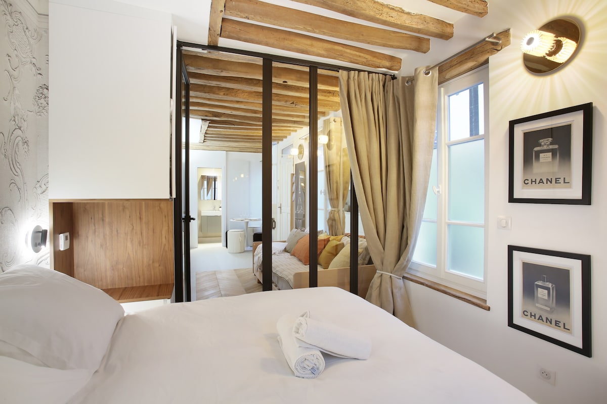 Superb apartment Place des Vosges Le Marais — Paris, Île-de-France — vacation rental
