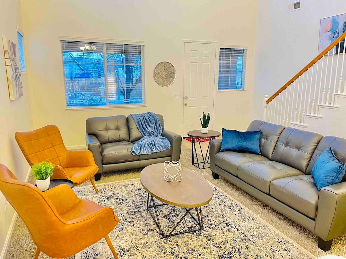 Gorgeous S Reno 5BD 13Beds W7TVs Sleeps18 SuperFAST WIFI — Reno, NV — vacation rental
