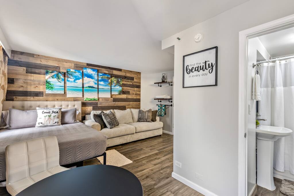 Inviting Waikiki Grand Hotel Room-1 Block to Beach