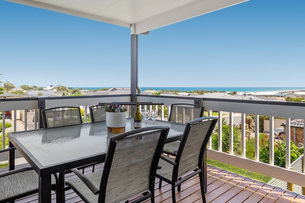 Oriana Grande 5BR Sleeps 14 Sea views, Playground