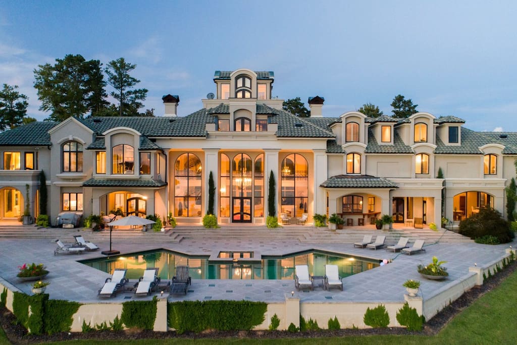 Luxury Retreat at Lake Martin - Lakeside Grande Villa — Alexander City, AL — vacation rental