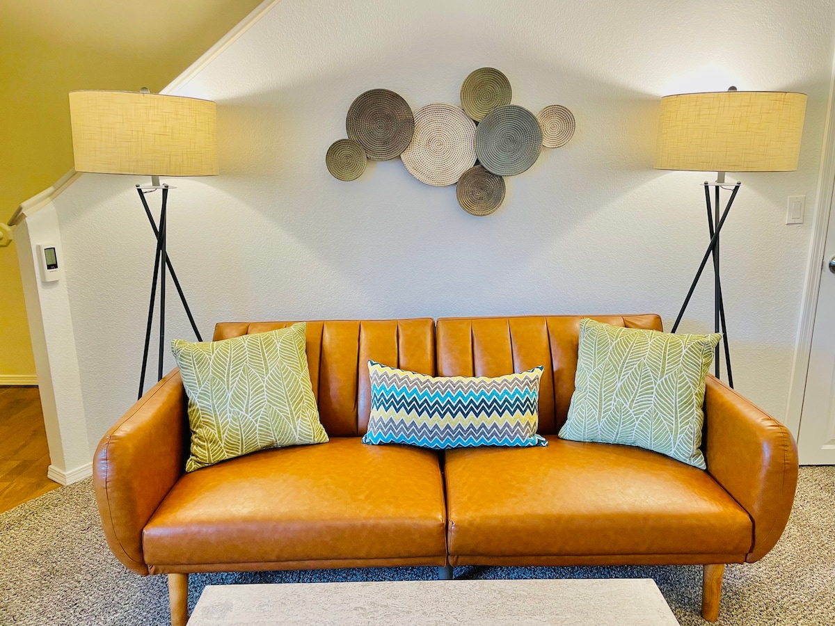 Unique 8 beds 5TVs Pet Friendly House Sleeps 15 — Reno, NV — vacation rental