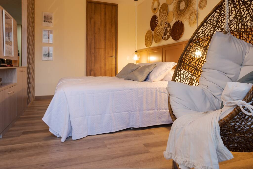 Artisan Design & Incredible View Loft at Laureles