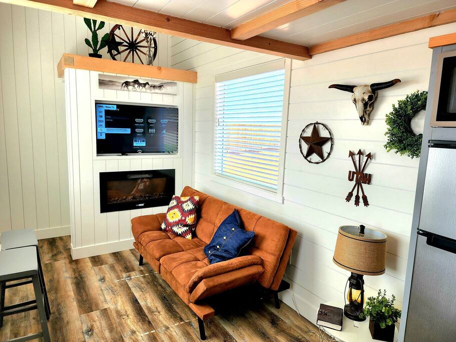 Zion Couples’ Retreat • Romantic Desert Tiny Home — Apple Valley, UT — vacation rental