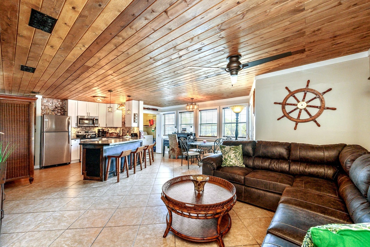Captains Quarters *Heated Pool* Pet Friendly — Destin, FL — vacation rental