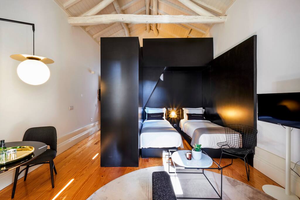 The A5 Luxury Mezzanine Studio #4 by DA'HOME β Porto, Porto β vacation rental