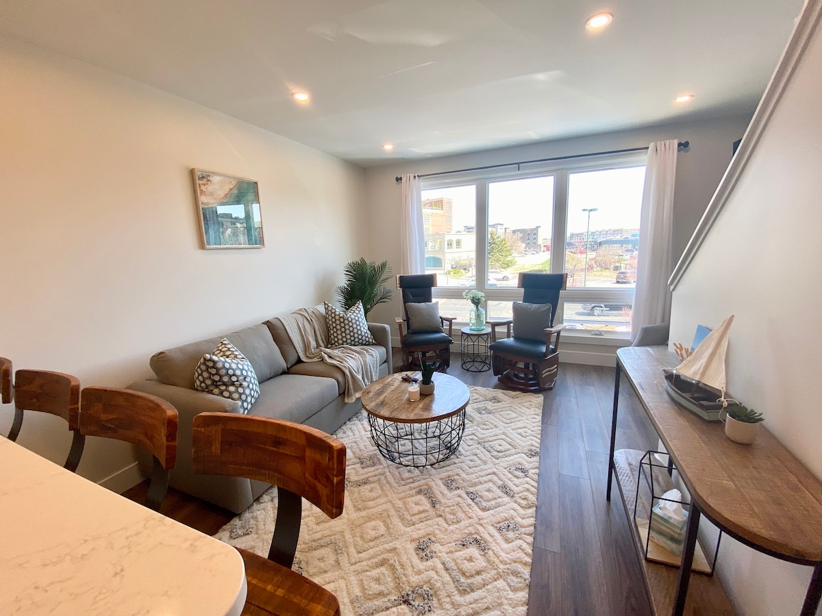 Scenic Bay View Condo in Traverse City — Traverse City, MI — vacation rental