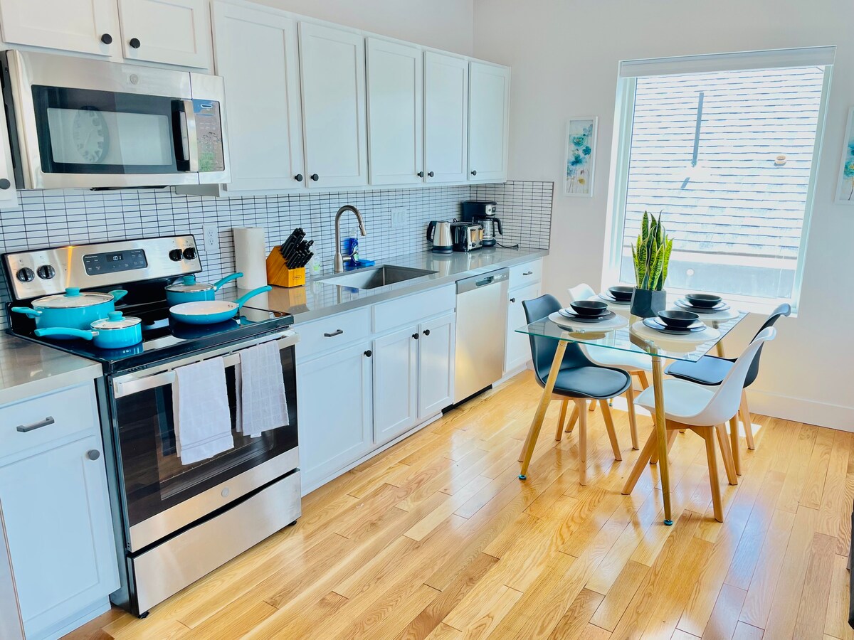 Brand New Studio FAST WIFI @Midtown/DTWN Sleeps 4 β Reno, NV β vacation rental