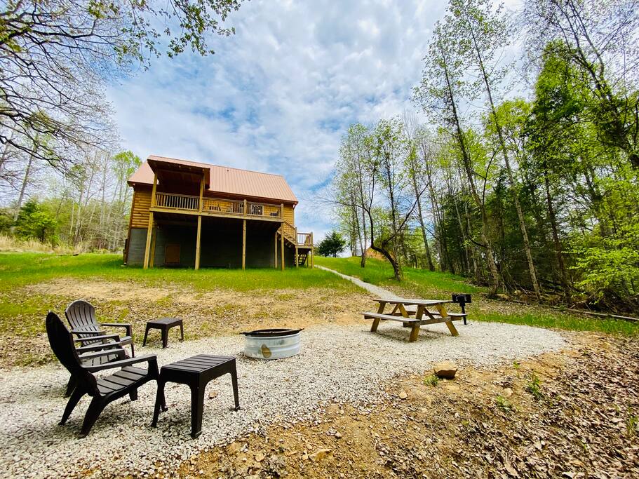 Timberview •Central RRG w/ WiFi, Hot Tub, Fire Pit — Pine Ridge, KY — vacation rental