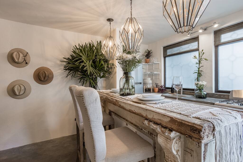 Dining Area and Full Kitchen