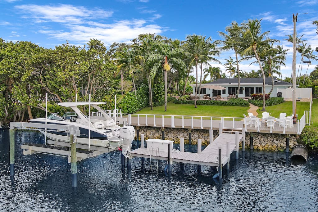 Waterfront! Boat Dock and Guesthouse — North Palm Beach, FL — vacation rental