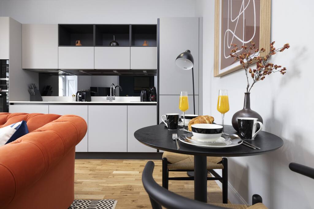 Wyvern Suite - City Centre 1 Bed Studio Apartment — Edinburgh, Scotland — vacation rental