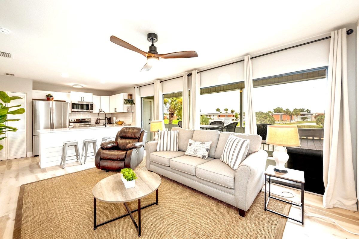So Fire, So Good *Heated Pool*LakeView*Fireplace* — Destin, FL — vacation rental