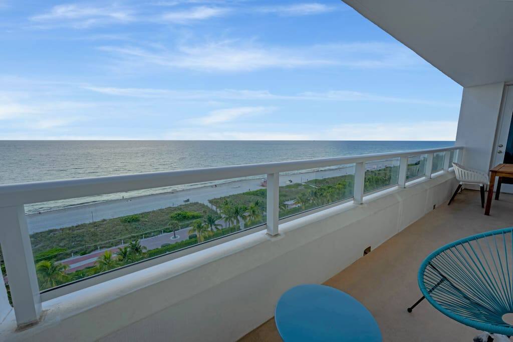 Cloud9 | Ocean View | Lovely & sunny | The Reef interior 4
