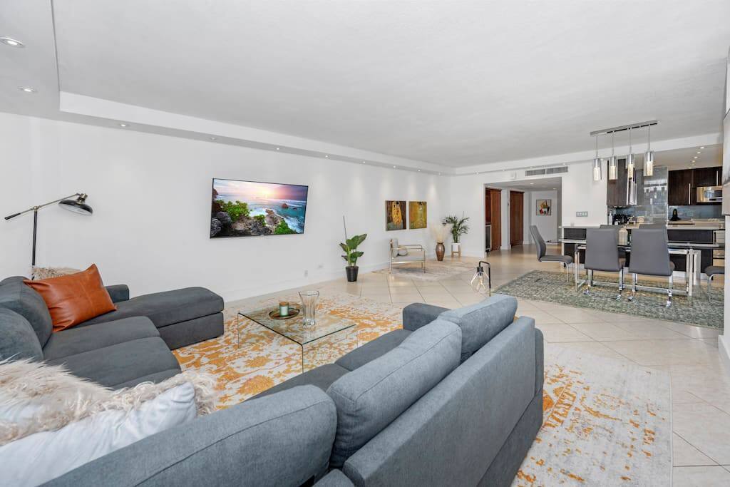 Cloud9 | Ocean View | Lovely & sunny | The Reef interior 2