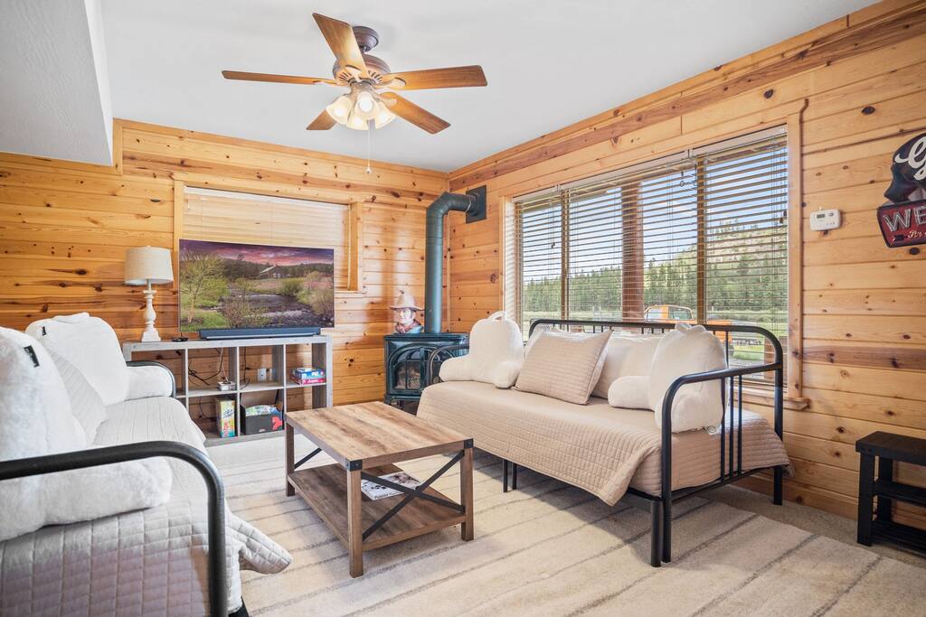 Wildflower Retreat Bungalow — Greer, AZ — vacation rental