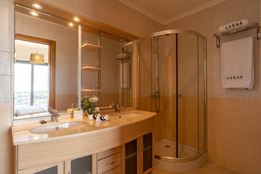 Property thumbnail 9