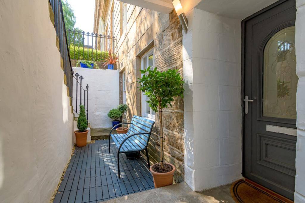 View Stylish Garden Flat in Central Glasgow in Saint Vincent Crescent 67 G3 Stylish Garden Flat in Central Glasgow in Saint Vincent Crescent 67 G3 - Property image 16 - VivreStays