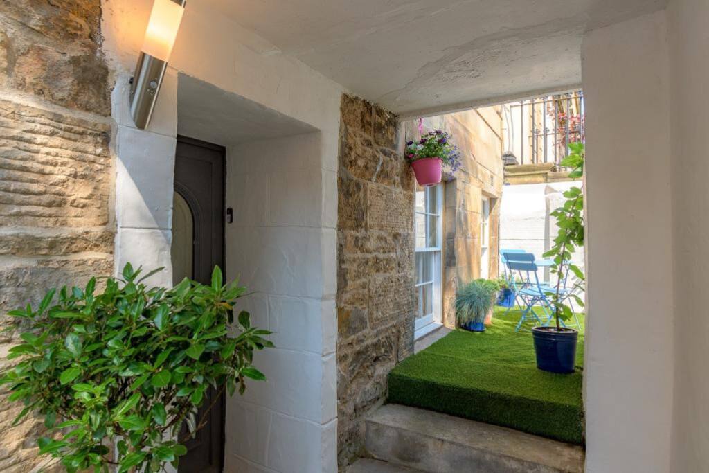 View Stylish Garden Flat in Central Glasgow in Saint Vincent Crescent 67 G3 Stylish Garden Flat in Central Glasgow in Saint Vincent Crescent 67 G3 - Property image 17 - VivreStays