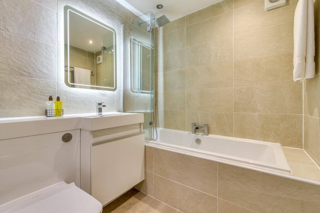 View Stylish Garden Flat in Central Glasgow in Saint Vincent Crescent 67 G3 Stylish Garden Flat in Central Glasgow in Saint Vincent Crescent 67 G3 - Property image 12 - VivreStays