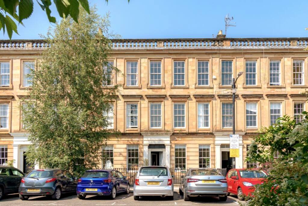View Stylish Garden Flat in Central Glasgow in Saint Vincent Crescent 67 G3 Stylish Garden Flat in Central Glasgow in Saint Vincent Crescent 67 G3 - Property image 2 - VivreStays