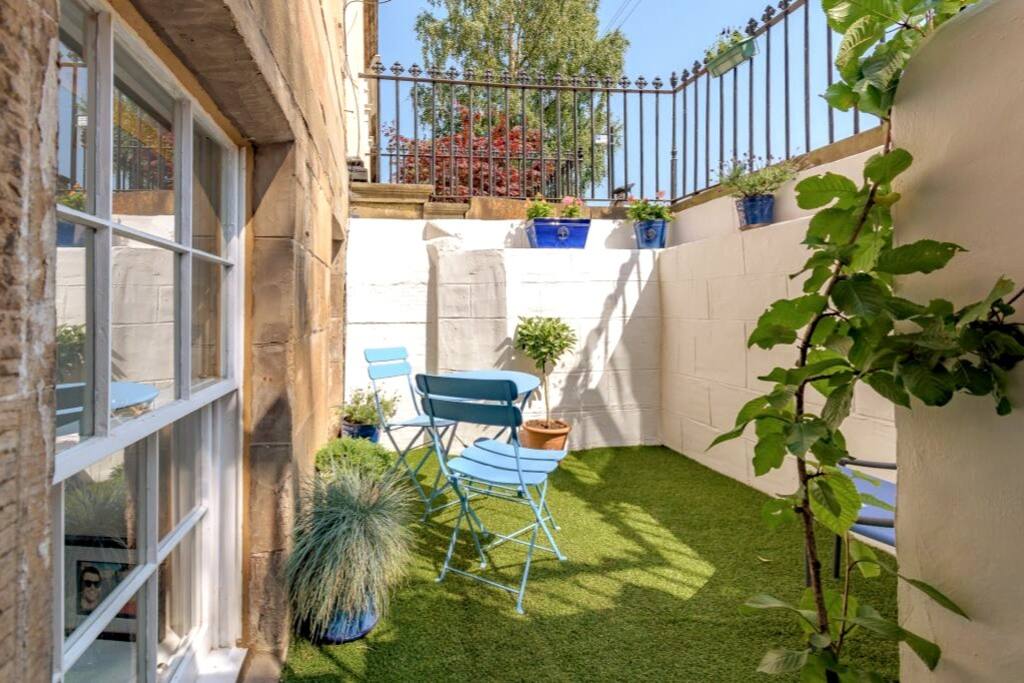 View Stylish Garden Flat in Central Glasgow in Saint Vincent Crescent 67 G3 Stylish Garden Flat in Central Glasgow in Saint Vincent Crescent 67 G3 - Property image 3 - VivreStays