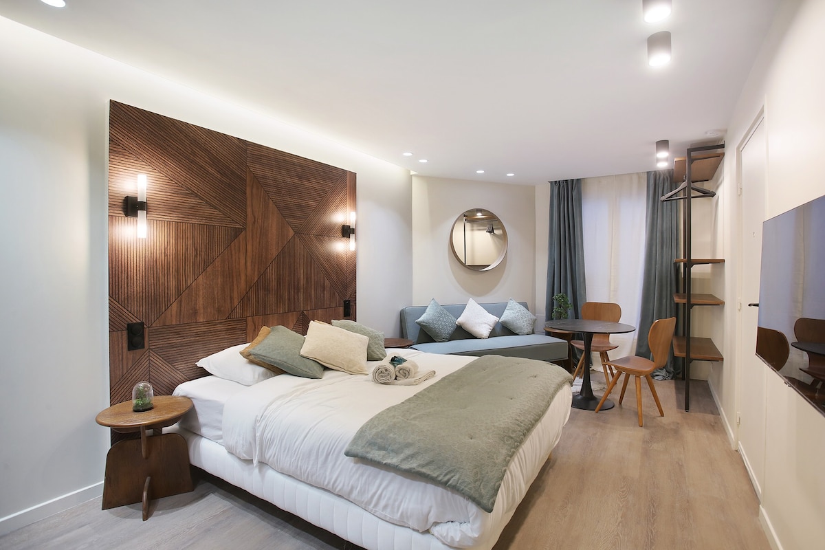Modern Suite Center of Paris Montmartre — Paris, Île-de-France — vacation rental