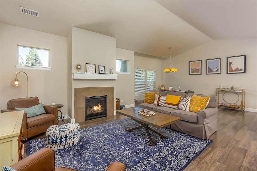 Pet-Friendly Bend Escape with Cozy Fireplace — Bend, OR — vacation rental