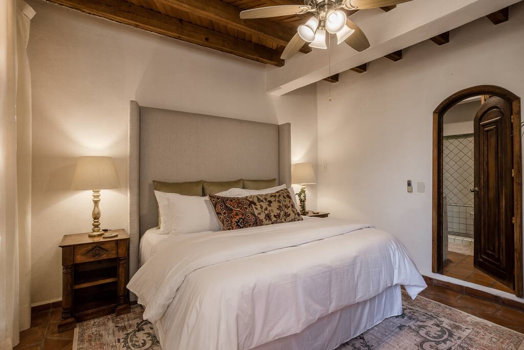 Luxury King Bed with Full Bathroom
