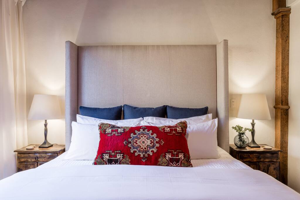 Luxury King Bed with Hotel Linens