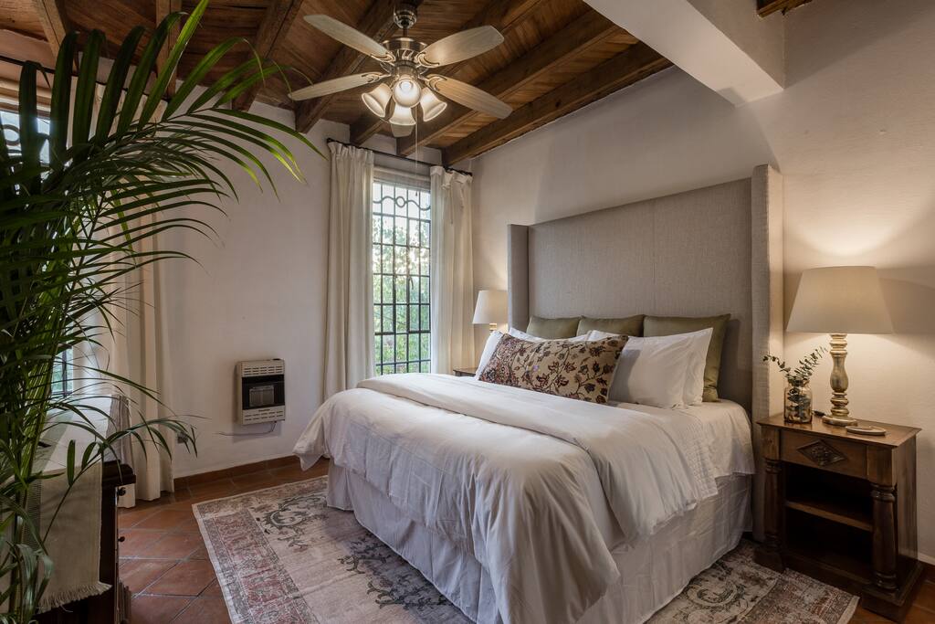 Luxury King Bed with Hotel Linens