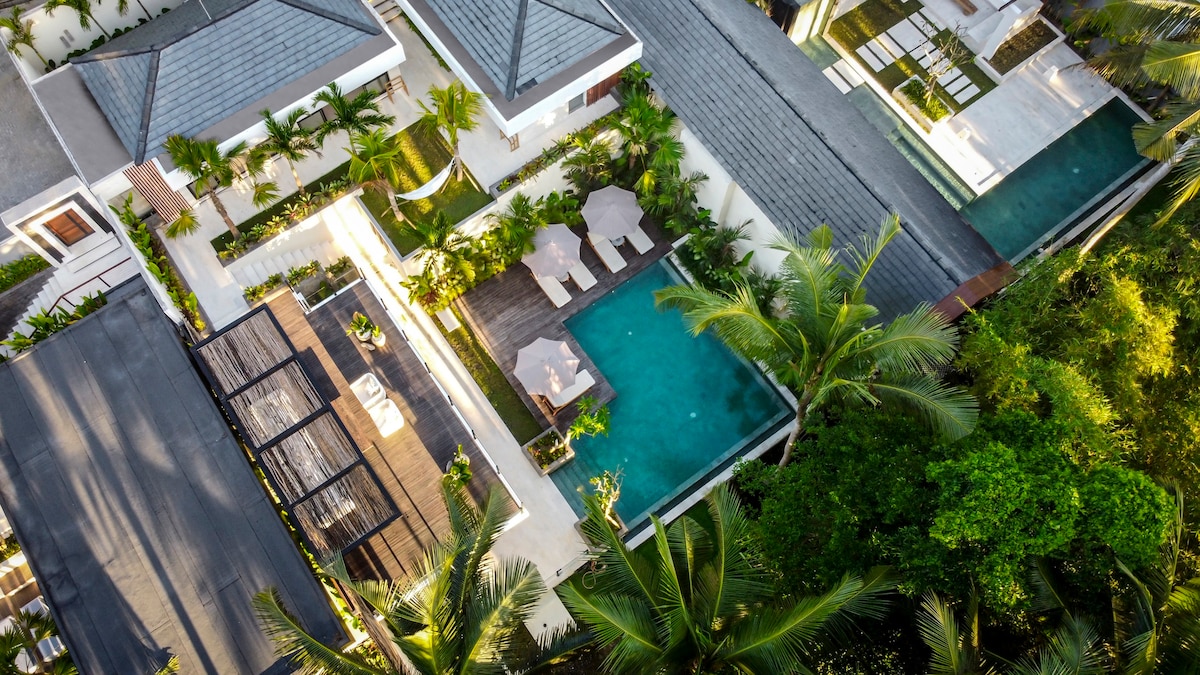 Villa Plumeria : 3 BR Hideaway with Jungle View — Ubud, Bali — vacation rental